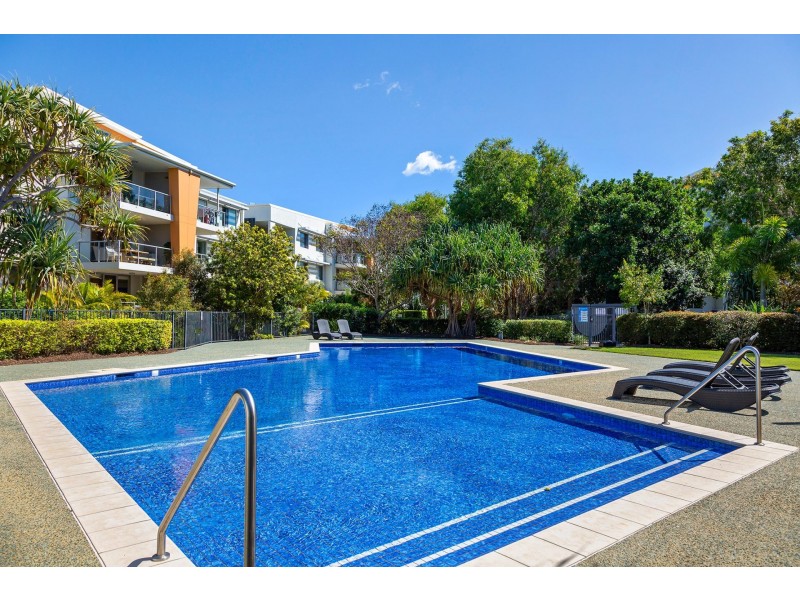523/64 Sickle Ave, Hope Island QLD 4212