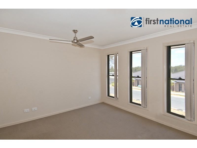 33 Outlook Drive, Waterford QLD 4133