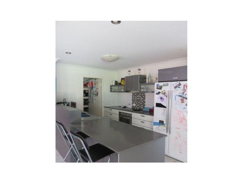 18 Shaw Place, Redland Bay QLD 4165