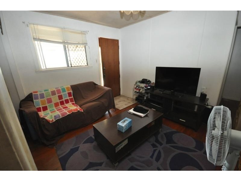 124 Railway Parade, Woodridge QLD 4114