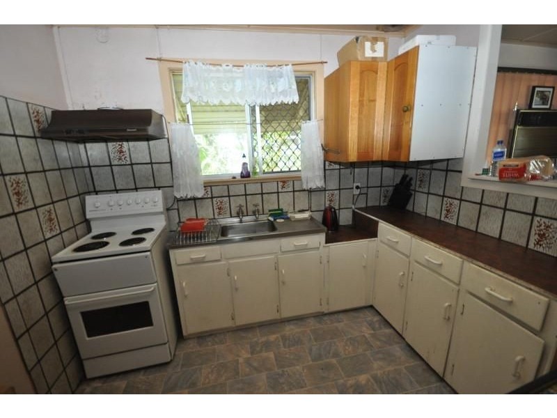 124 Railway Parade, Woodridge QLD 4114