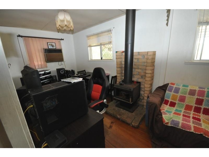 124 Railway Parade, Woodridge QLD 4114