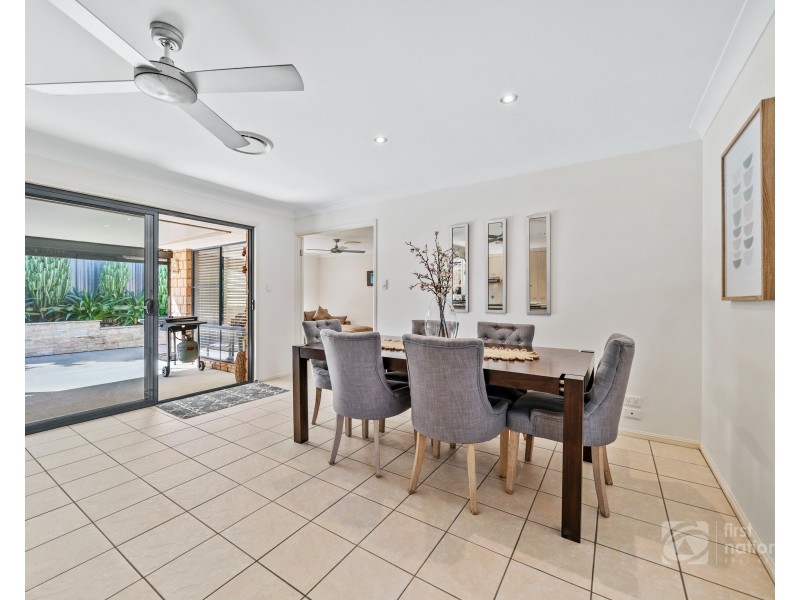18 Lennon Drive, Windaroo QLD 4207