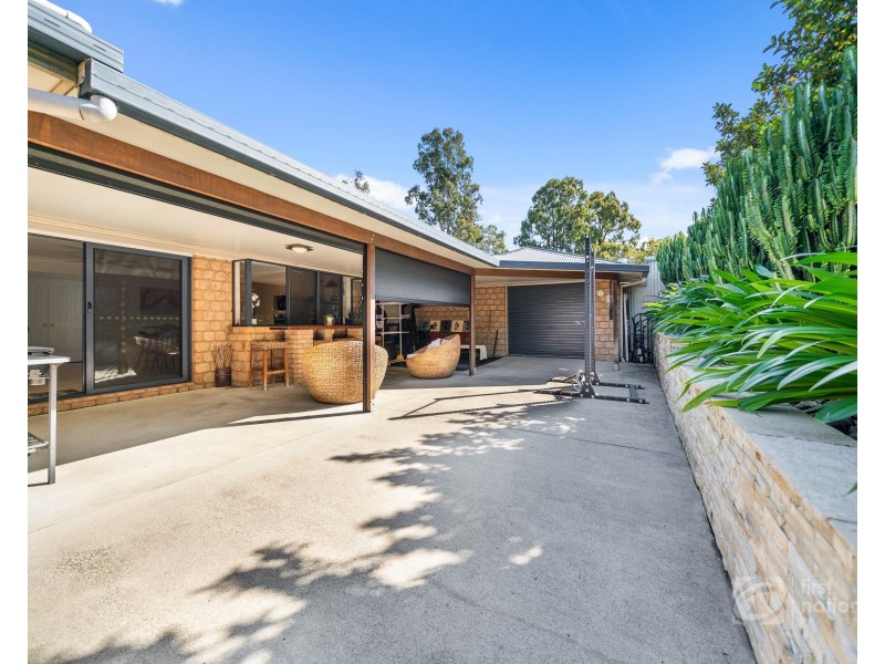 18 Lennon Drive, Windaroo QLD 4207