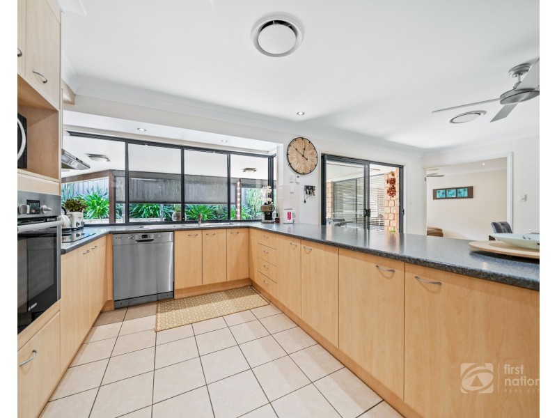 18 Lennon Drive, Windaroo QLD 4207