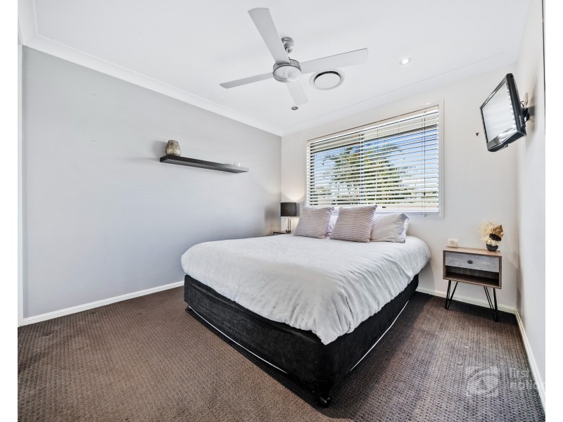 18 Lennon Drive, Windaroo QLD 4207