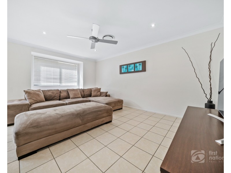 18 Lennon Drive, Windaroo QLD 4207