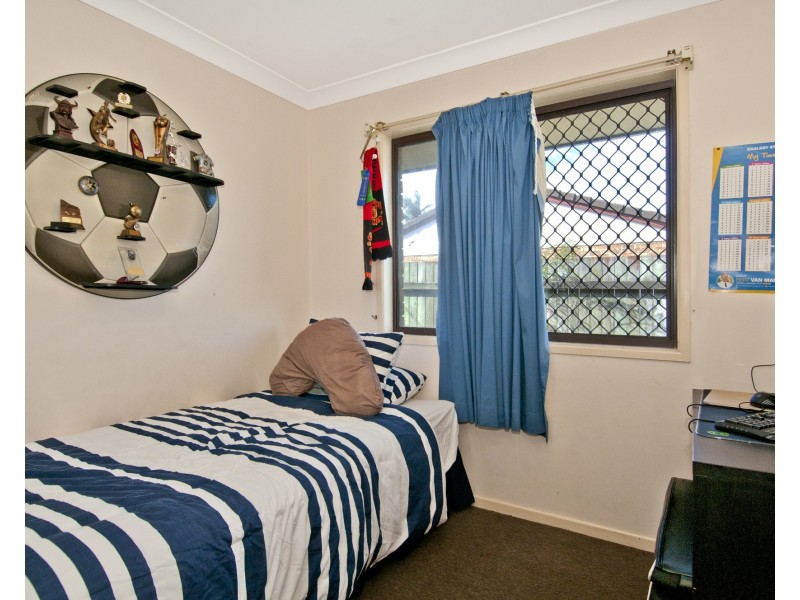 5 Paroo Court, Eagleby QLD 4207