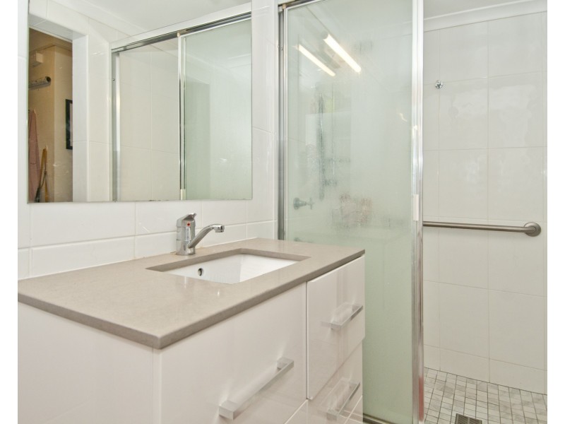 6/8 Paradise Parade, Paradise Point QLD 4216