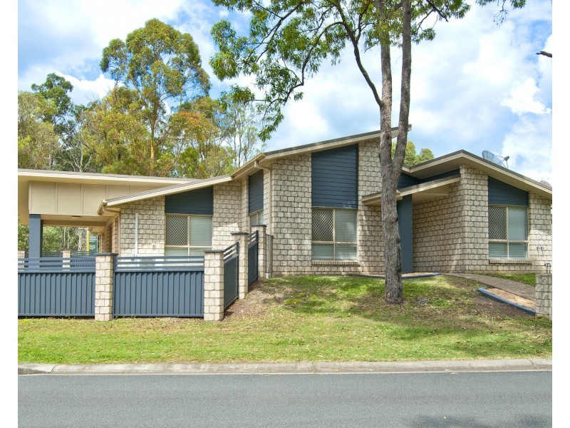 4 Sanctuary Parkway, Waterford QLD 4133