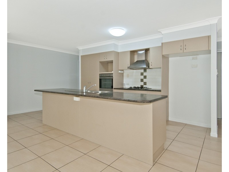 4 Sanctuary Parkway, Waterford QLD 4133