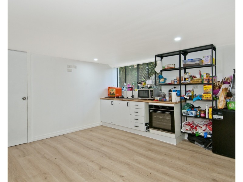 1/21 Harley Street, Labrador QLD 4215