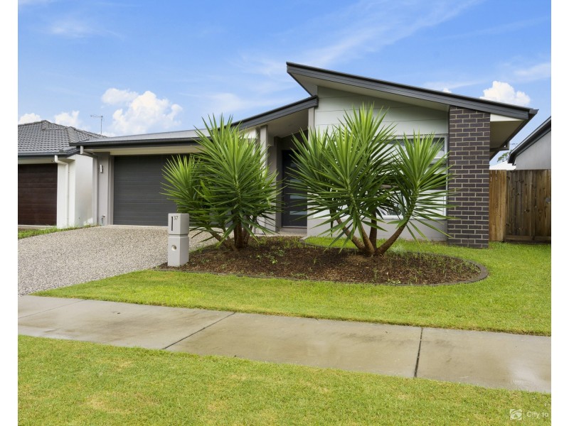37 Jackson Place, Greenbank QLD 4124
