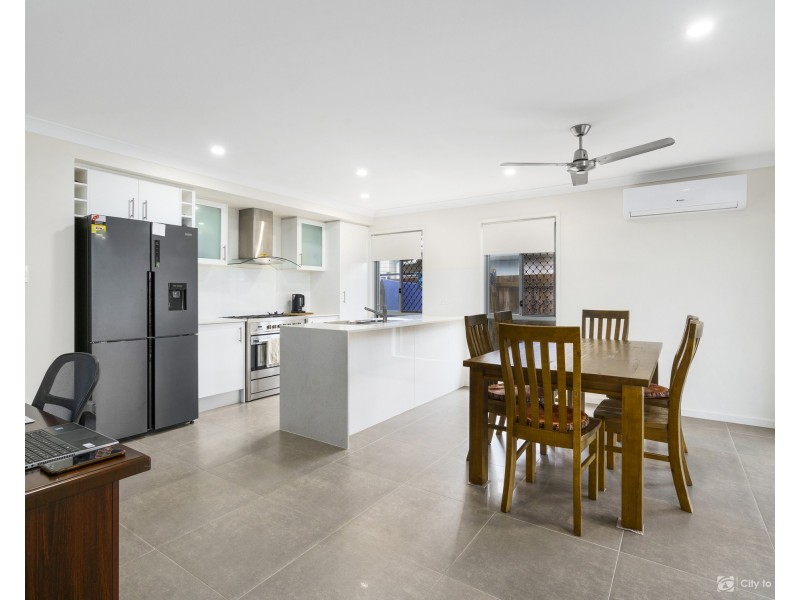 37 Jackson Place, Greenbank QLD 4124