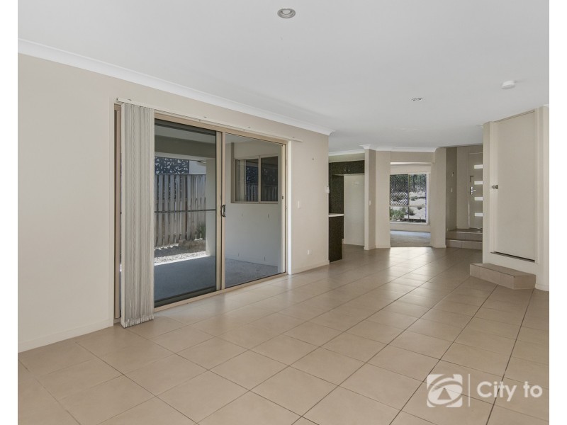 9 Goldsborough Parade, Waterford QLD 4133