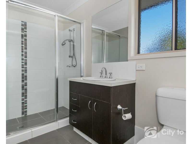 9 Goldsborough Parade, Waterford QLD 4133