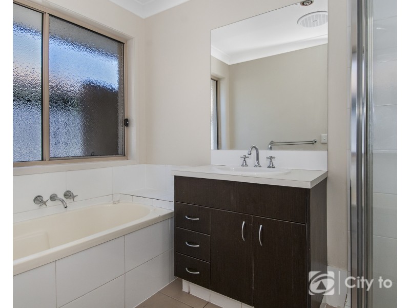 9 Goldsborough Parade, Waterford QLD 4133