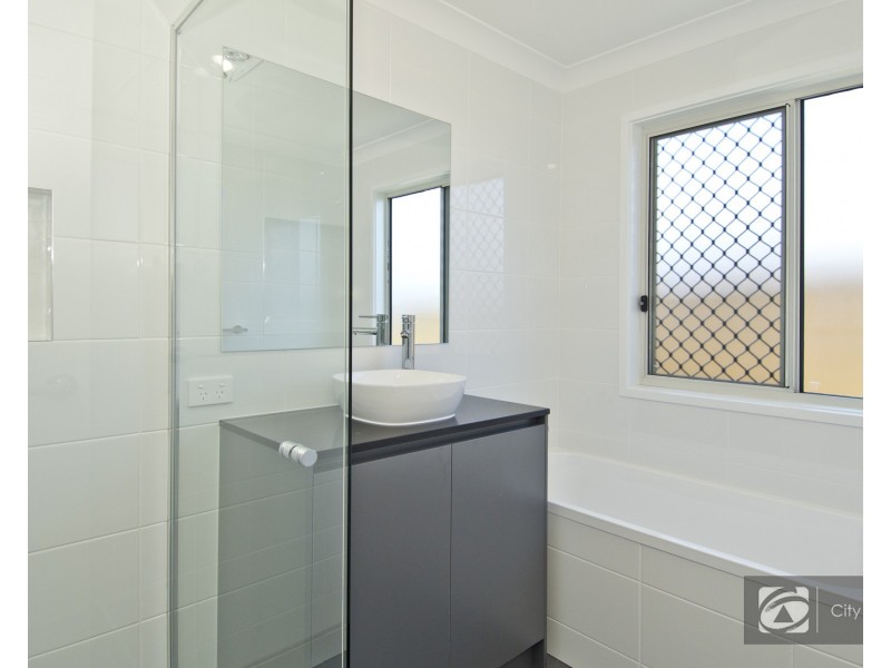 14 Redzel Court, Logan Reserve QLD 4133