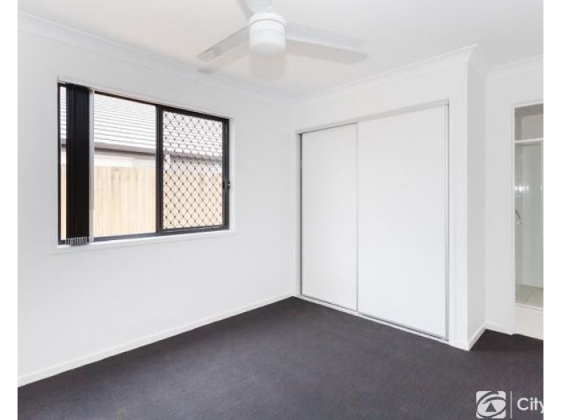 2/45B Pinelands Street, Loganlea QLD 4131