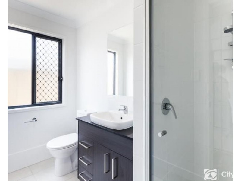 2/45B Pinelands Street, Loganlea QLD 4131