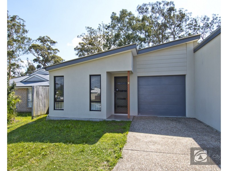 1/2 Linton Street, Loganlea QLD 4131