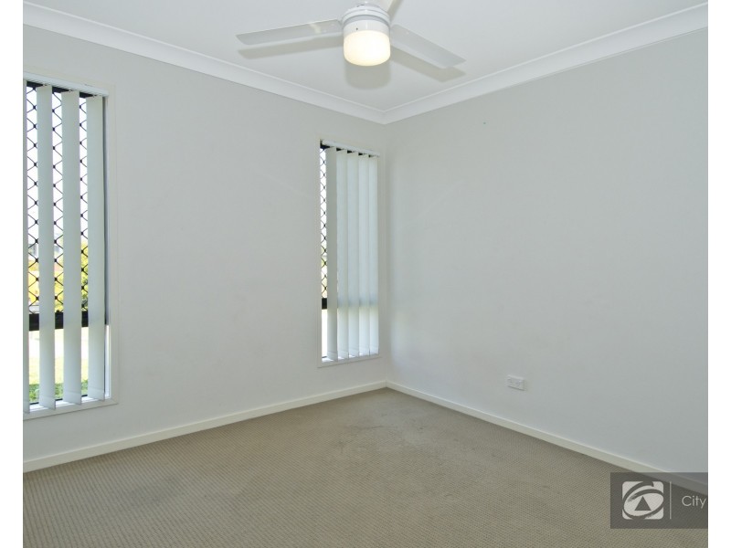 1/2 Linton Street, Loganlea QLD 4131