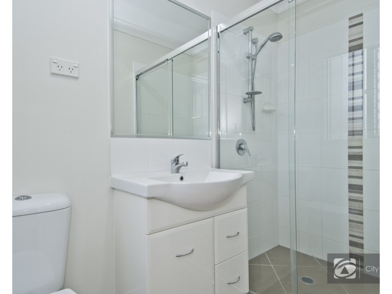 1/2 Linton Street, Loganlea QLD 4131