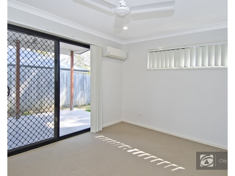 1/2 Linton Street, Loganlea QLD 4131
