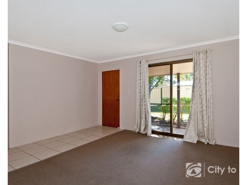 105 Waratah Drive, Crestmead QLD 4132