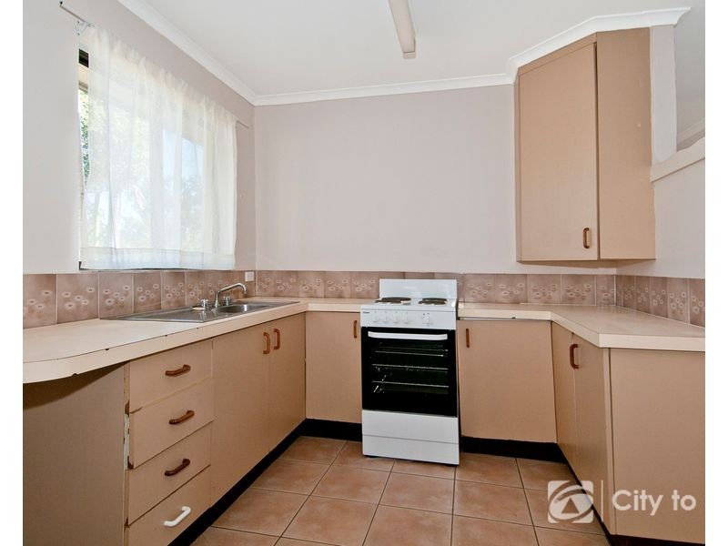 105 Waratah Drive, Crestmead QLD 4132