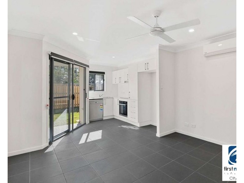 2/56 Miamax Place, Logan Reserve QLD 4133