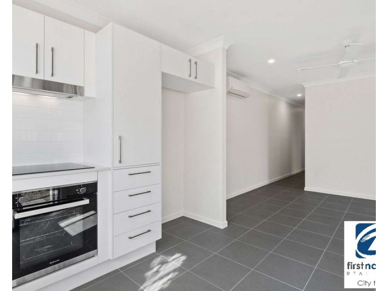 2/56 Miamax Place, Logan Reserve QLD 4133