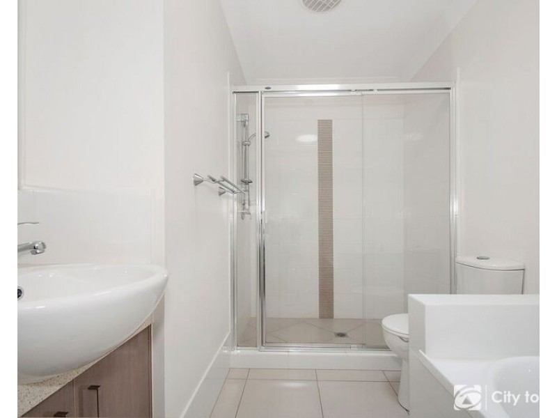 2/10 Wollumbin Crescent, Waterford QLD 4133