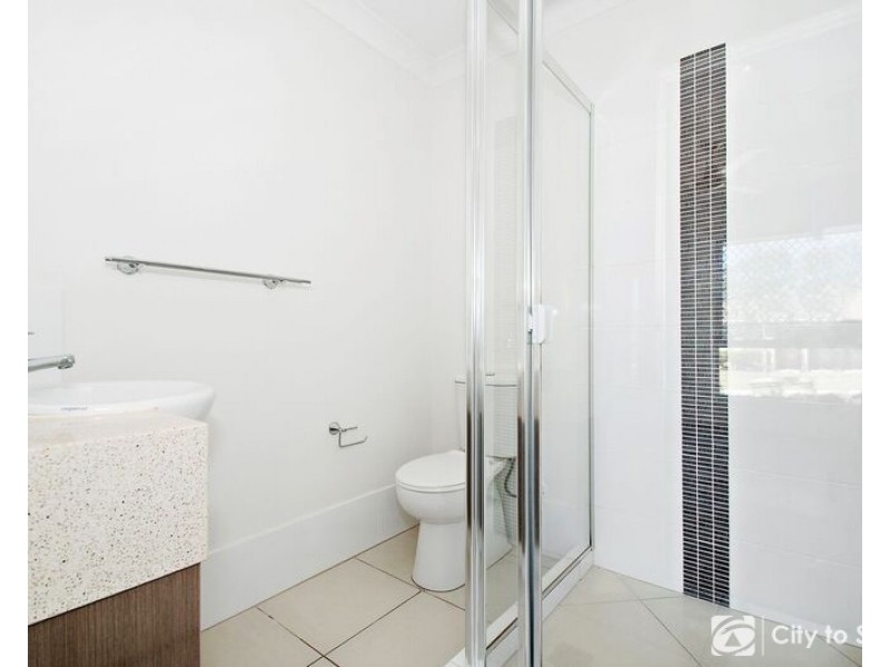 2/10 Wollumbin Crescent, Waterford QLD 4133