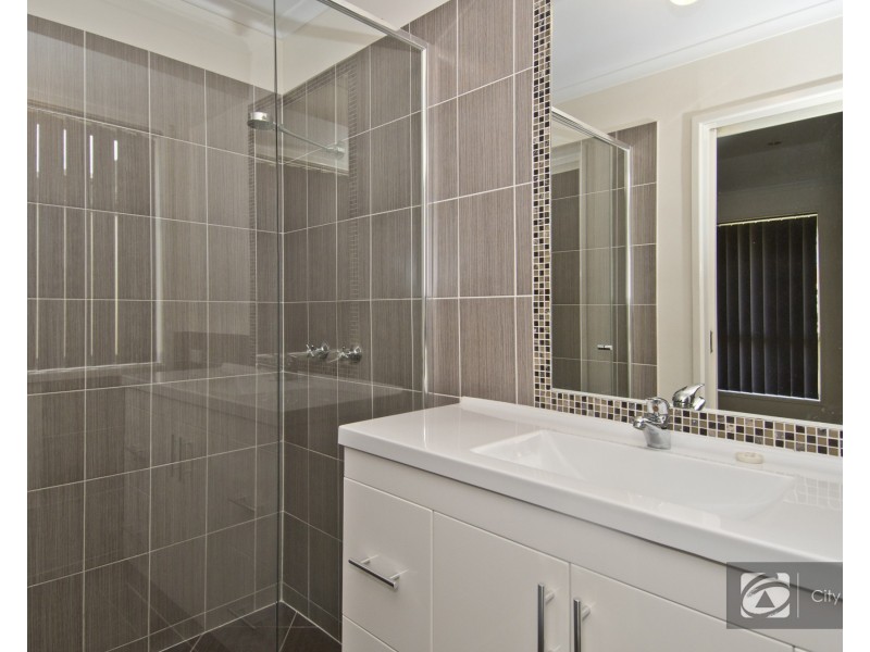 35 Schonwerder Drive, Windaroo QLD 4207