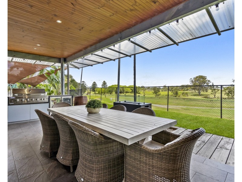 8 Riverside Terrace, Windaroo QLD 4207