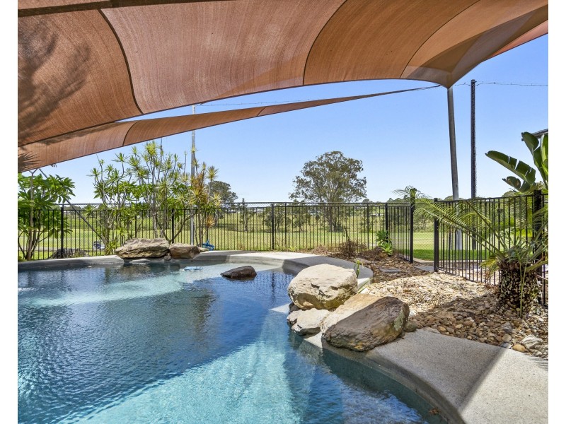 8 Riverside Terrace, Windaroo QLD 4207