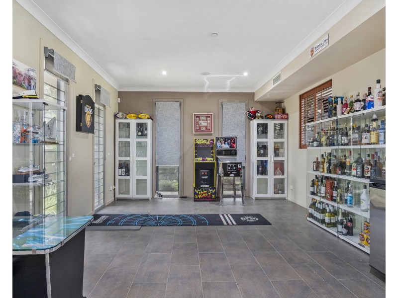 8 Riverside Terrace, Windaroo QLD 4207