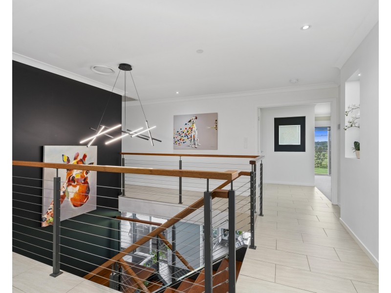 8 Riverside Terrace, Windaroo QLD 4207