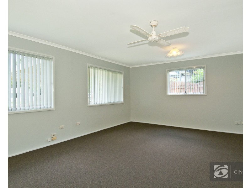 10 Peppermint Street, Crestmead QLD 4132