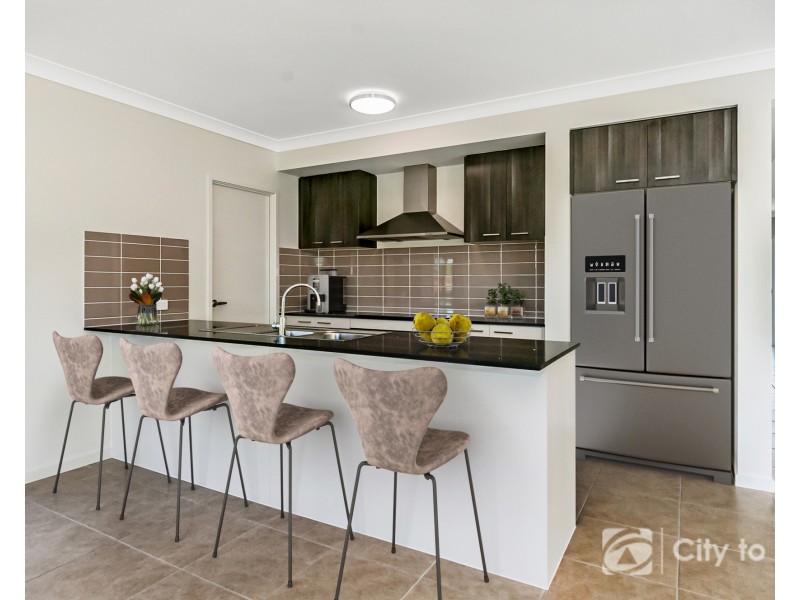 9 Greenview Circuit, Arundel QLD 4214