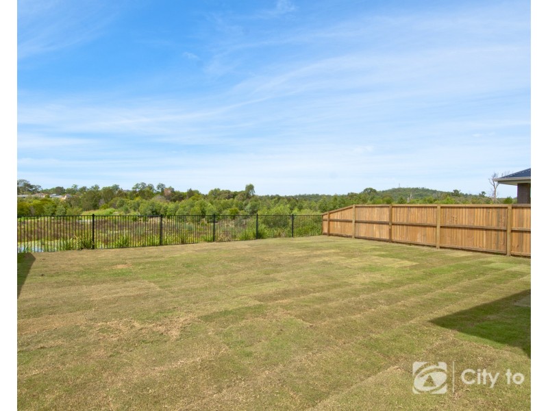 9 Greenview Circuit, Arundel QLD 4214