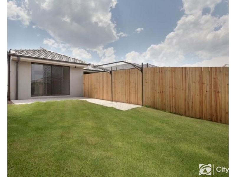 2/45B Pinelands Street, Loganlea QLD 4131