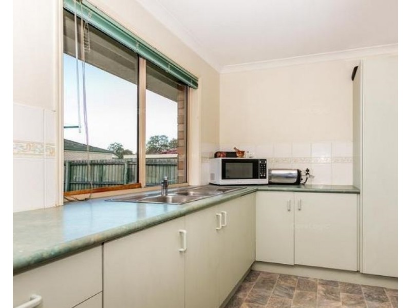 11 Robert South Drive, Crestmead QLD 4132