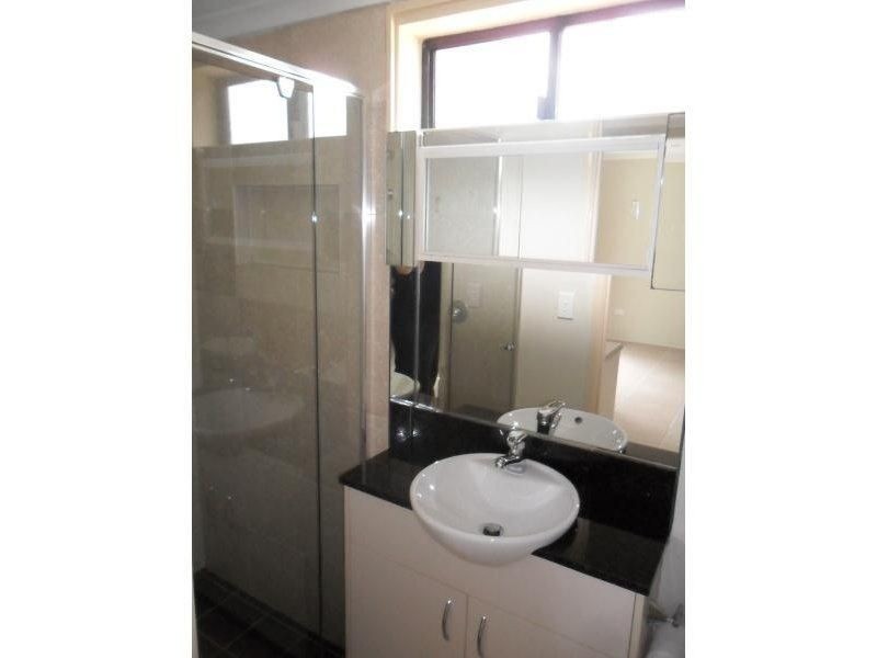 10 Carinya Street, Crestmead QLD 4132