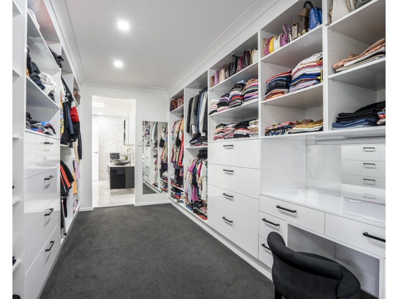 19 Susan Godfrey Drive, Windaroo QLD 4207