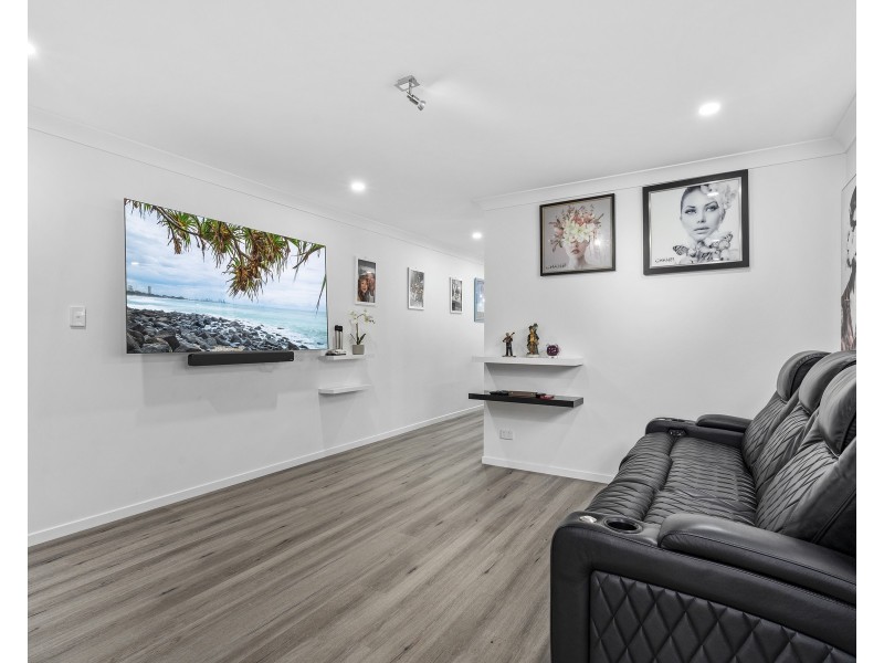 19 Susan Godfrey Drive, Windaroo QLD 4207