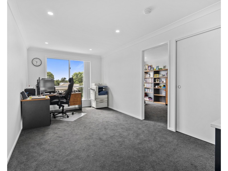19 Susan Godfrey Drive, Windaroo QLD 4207