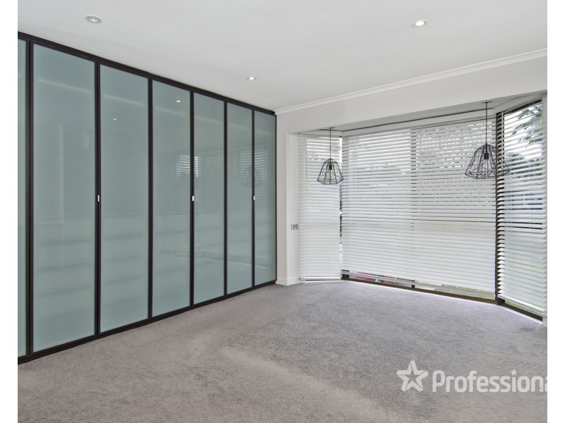 63 Kaiser Drive, Windaroo QLD 4207
