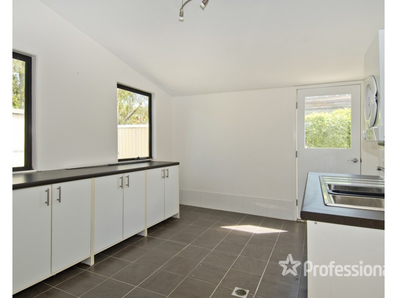 63 Kaiser Drive, Windaroo QLD 4207
